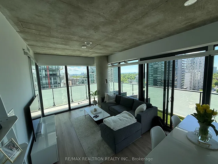 161 Roehampton Ave #1610 — Photo 4