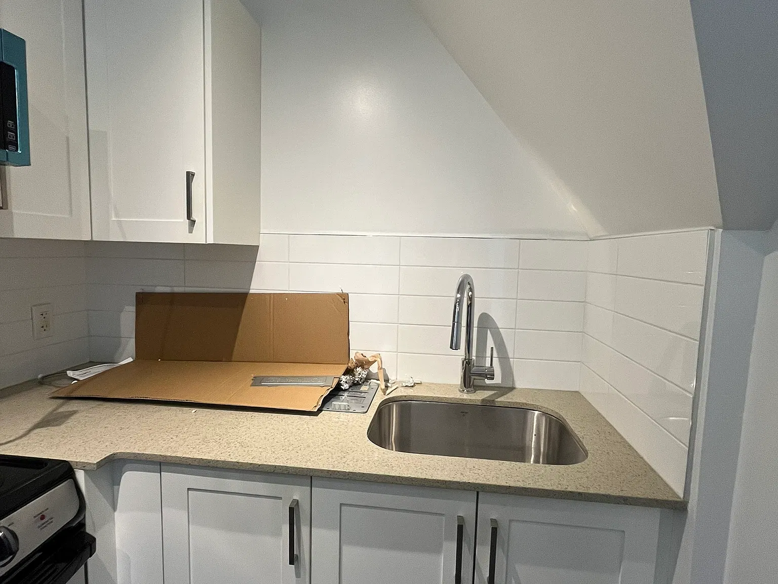 1539 Comox Street Vancouver — Photo 4