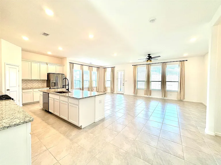 3715 Rock Ledge Dr — Photo 10