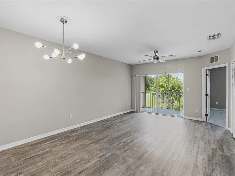 522 Villa Del Sol Cir #201 — Photo 8