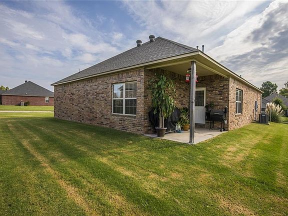 2nd image of 3030 Hook Ln
