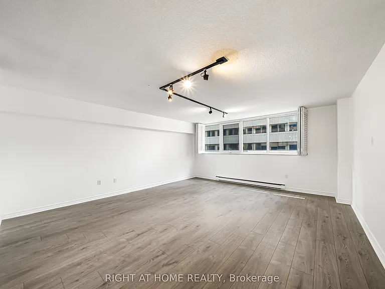 360 Bloor St E #411 — Photo 8