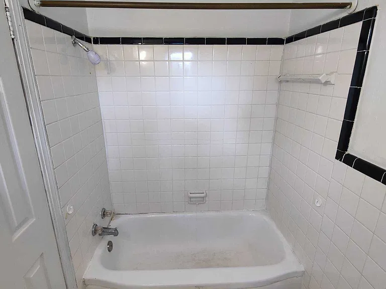 616 Mills Ave #8 — Photo 1