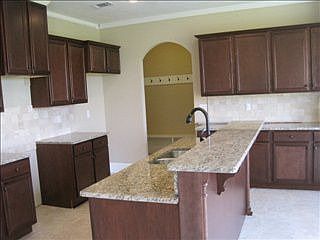 4th image of 1619 Cedar Hill Dr