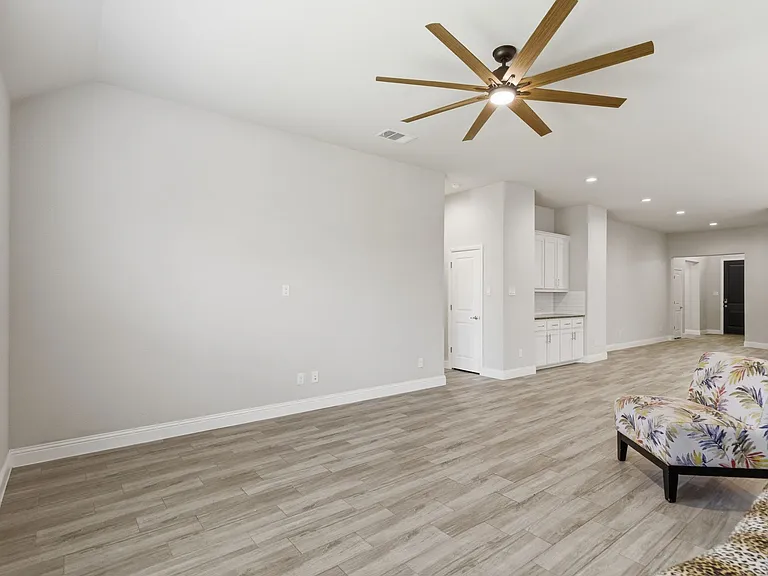 1017 Almond St — Photo 12