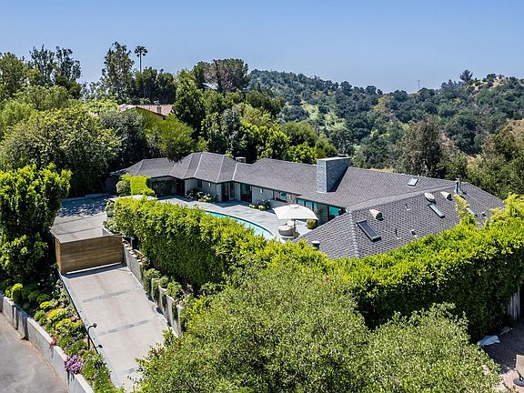 3rd image of 3035 Lake Glen Dr