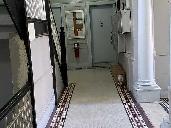 5th image of 558 Parkside Ave APT A3