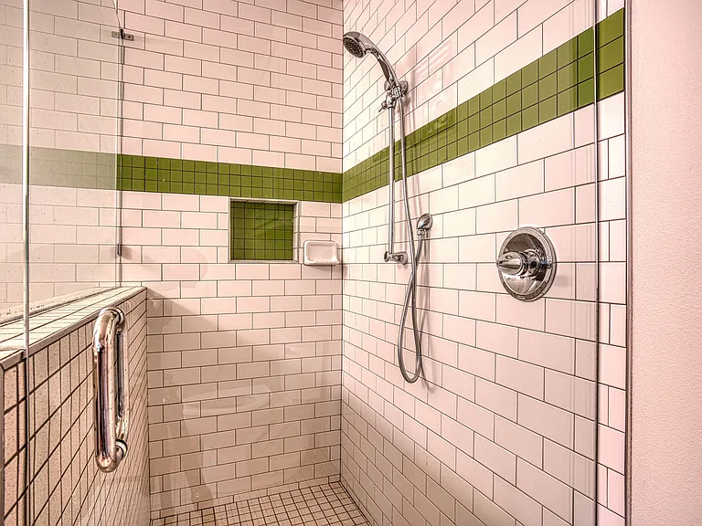 201 White Dr — Photo 15