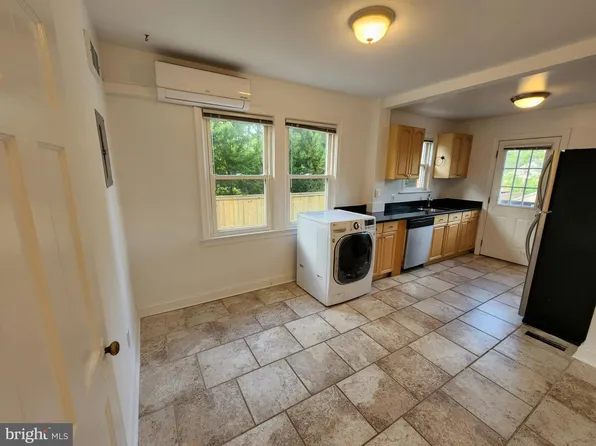 1227 N Utah St #3, Arlington, VA 22201