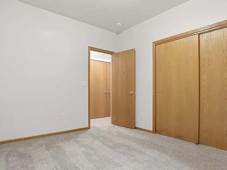 295 Hickory Ct — Photo 21