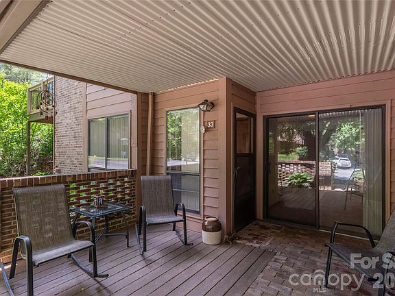 4th image of 33 Ravencroft Ln #E33