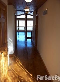 3rd image of 718 Seneca Dr