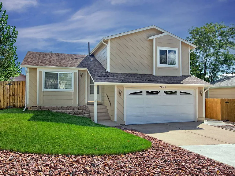 7490 Churchwood Cir — Photo 1