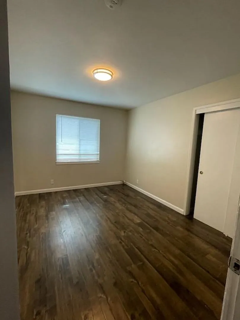 330 - 2050 Beatrice Ct — Photo 2