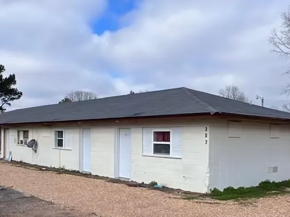 302 Martin Luther King Dr #4, McComb, MS 39648