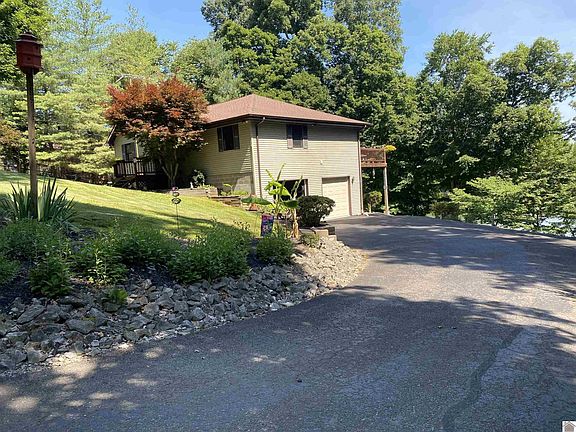 3rd image of 76 Motley Cir