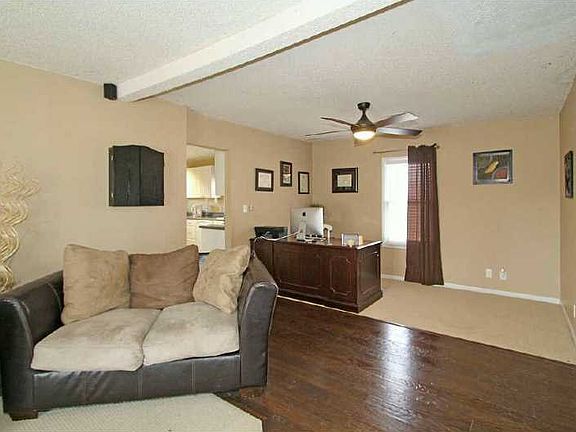 3rd image of 801 S Park St