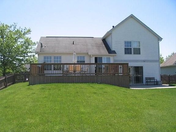 Huge Yard for Entertaining
