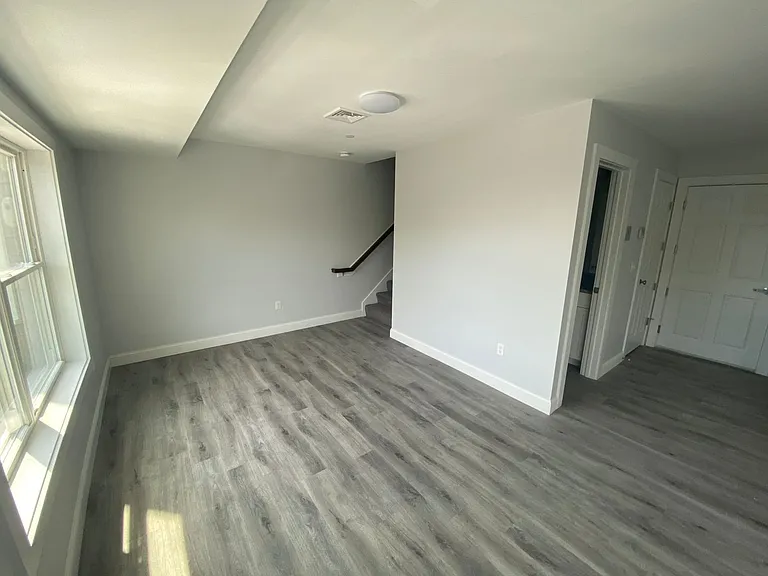 57 Wharf St #2E — Photo 3