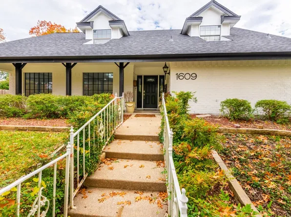 1609 Ems Rd W, Fort Worth, TX 76116