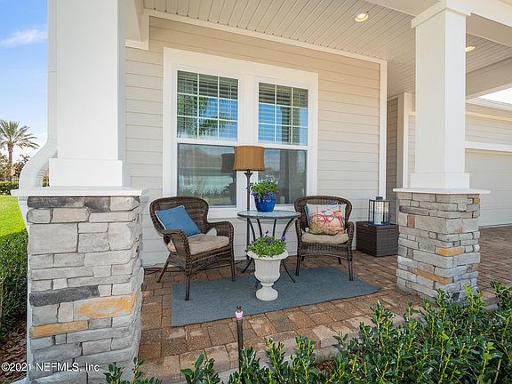 5th image of 325 Daniel Park Cir