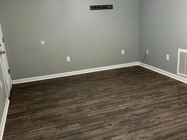 3309 Bridges St APT 14, Morehead City, NC 28557