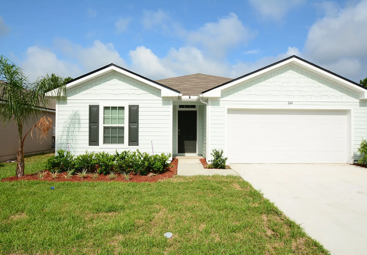 4 bed, 2.0 bath, 1698 sqft, $2,200 — Photo 1