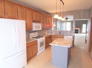 7117 Newbury Rd, Woodbury, MN 55125