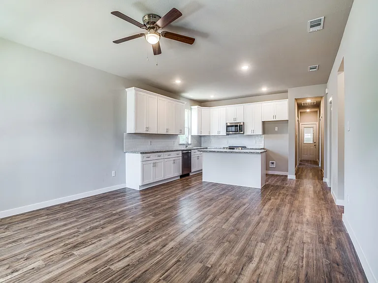 3306 Cedar St — Photo 6