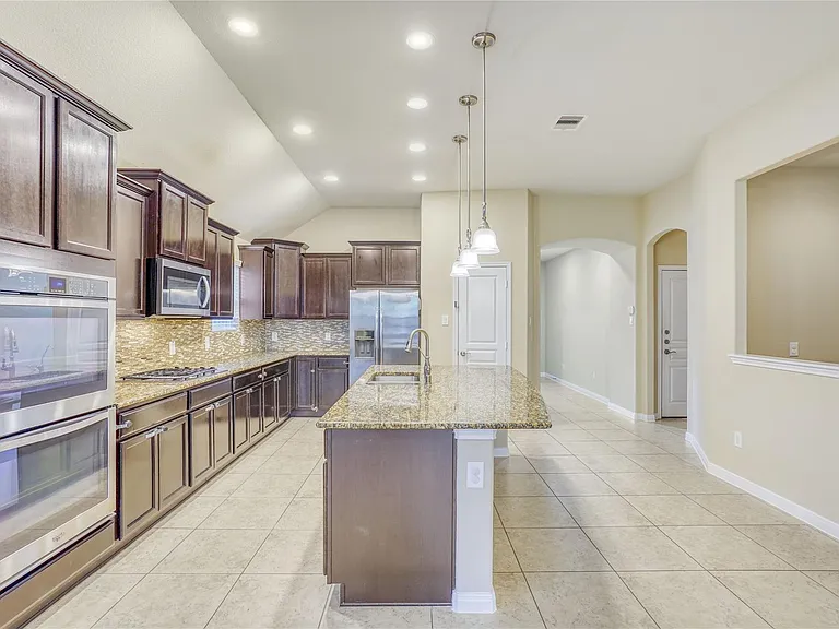 28270 Natalie Bend Rd — Photo 6