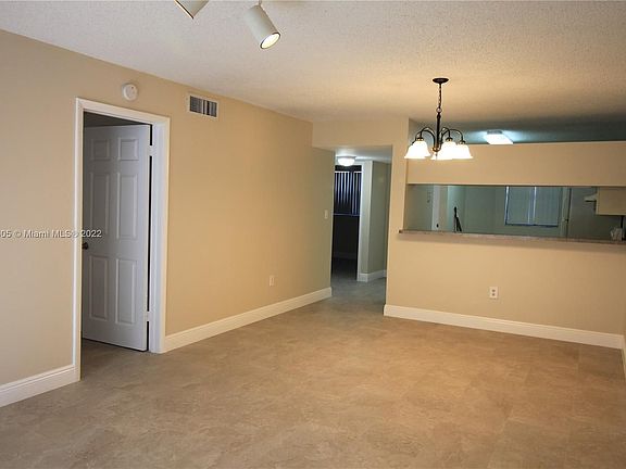 5th image of 9952 Nob Hill Pl #9952