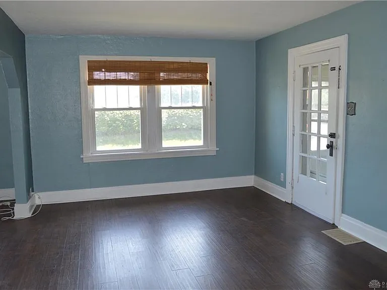 2752 Springmont Ave — Photo 7