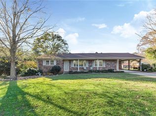 150 J Stone Cir, Seneca, SC 29678