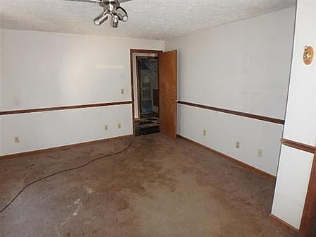 2nd image of 1404 E Washington St