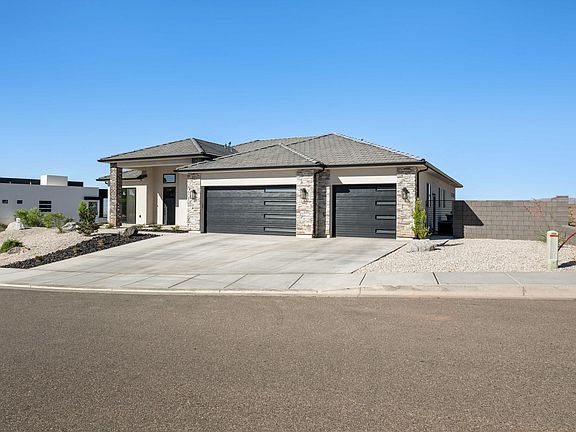 2nd image of 991 N Grand Heights Dr