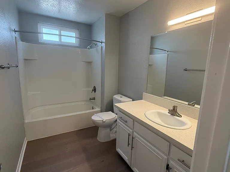 Twin Pines Apartments — Photo 51