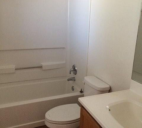 5th image of 1030 N 13th Ave