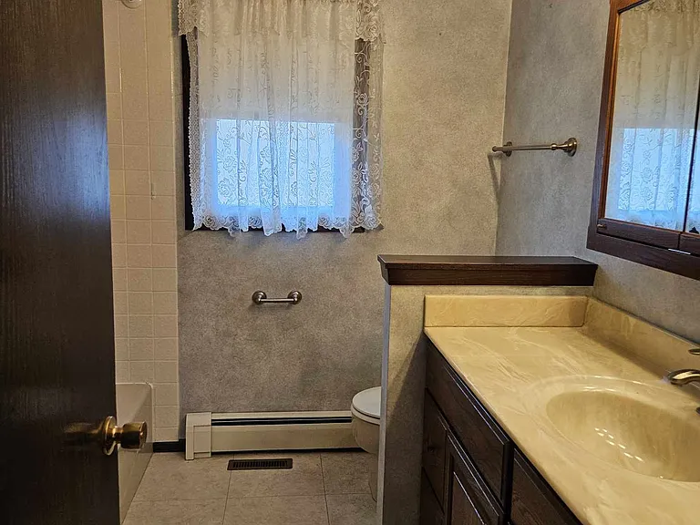 302 Merrill Ave — Photo 21