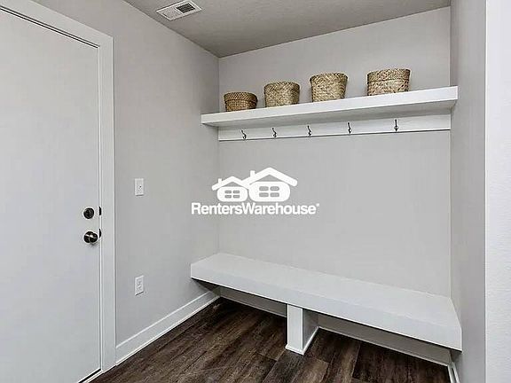 3rd image of 3619 NE Kara Ln