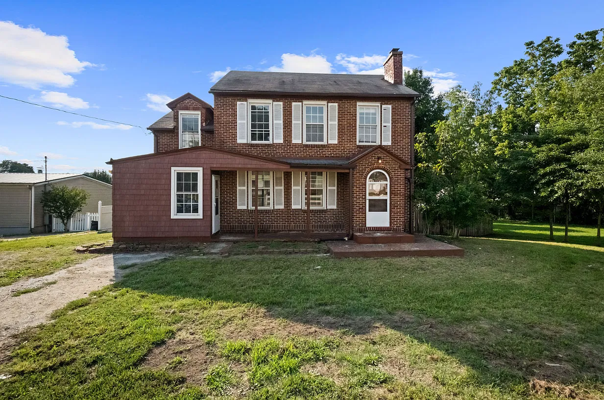 4 bed, 1802 sqft, $2,400 — Photo 1