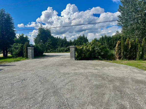 17382 Ford Rd, Pitt Meadows, BC V3Y 0A6