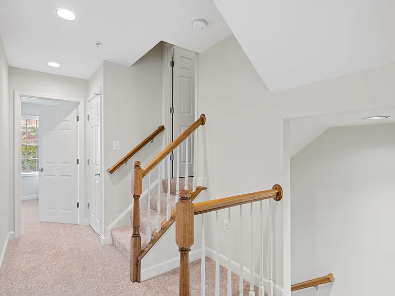 788 N Wakefield St — Photo 27