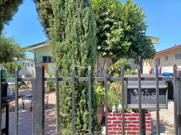 1305 W 55th St, Los Angeles, CA 90037