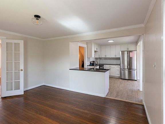 4th image of 727 McKinley Pkwy