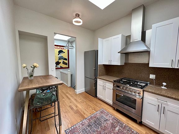 3rd image of 304 Chattanooga St #304