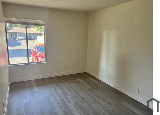 77 Villa Cir — Photo 6