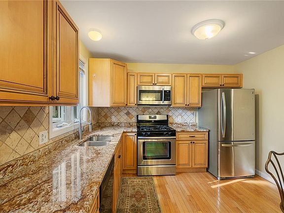 2nd image of 264 Admiral St #A