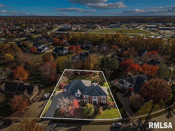 3rd image of 2181 Saint Andrews Cir