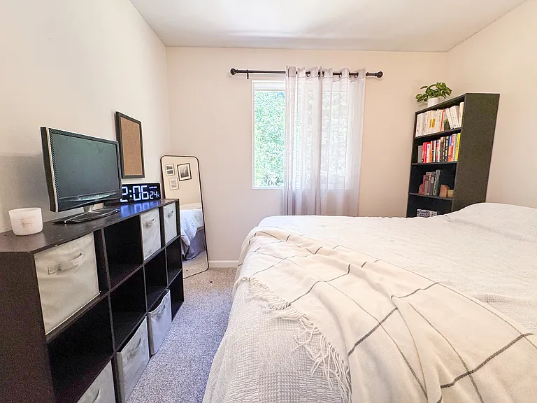 6832 Townsend Ln NE — Photo 32