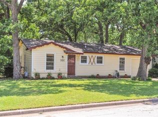 202 Helen Dr, Arlington, TX 76011